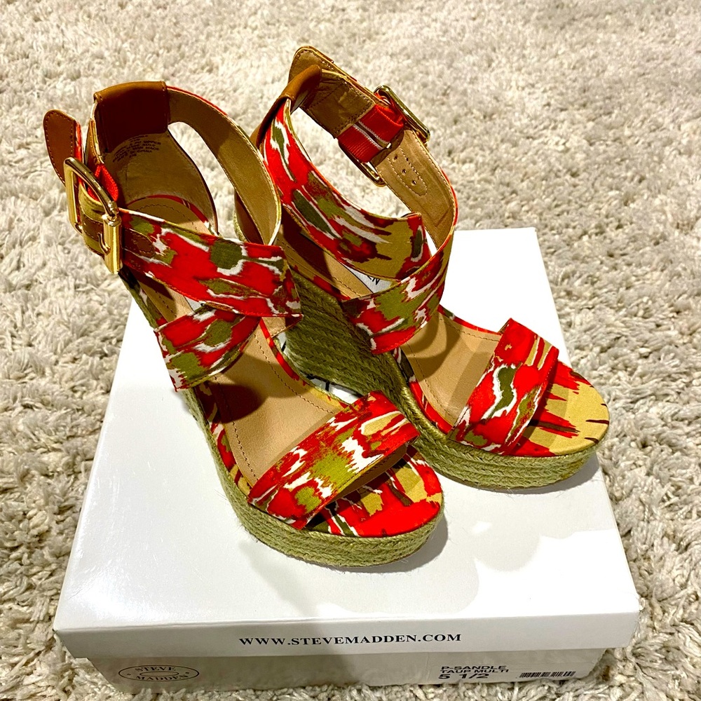 Brand new Steve Madden P-Sandle Taup Multi size 5 1/2